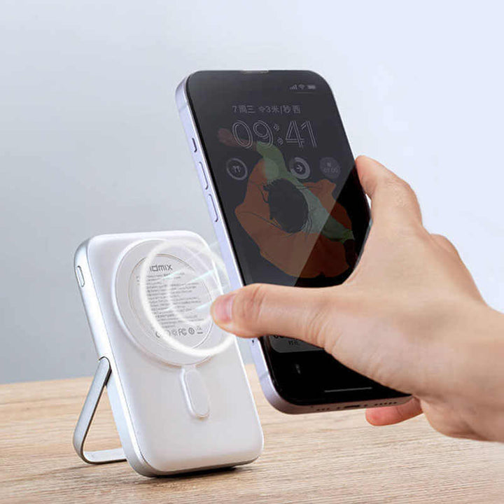 Discover the Power of Convenience with the Magnetic Portable Wireless Power Bank PD20W Fast Charge